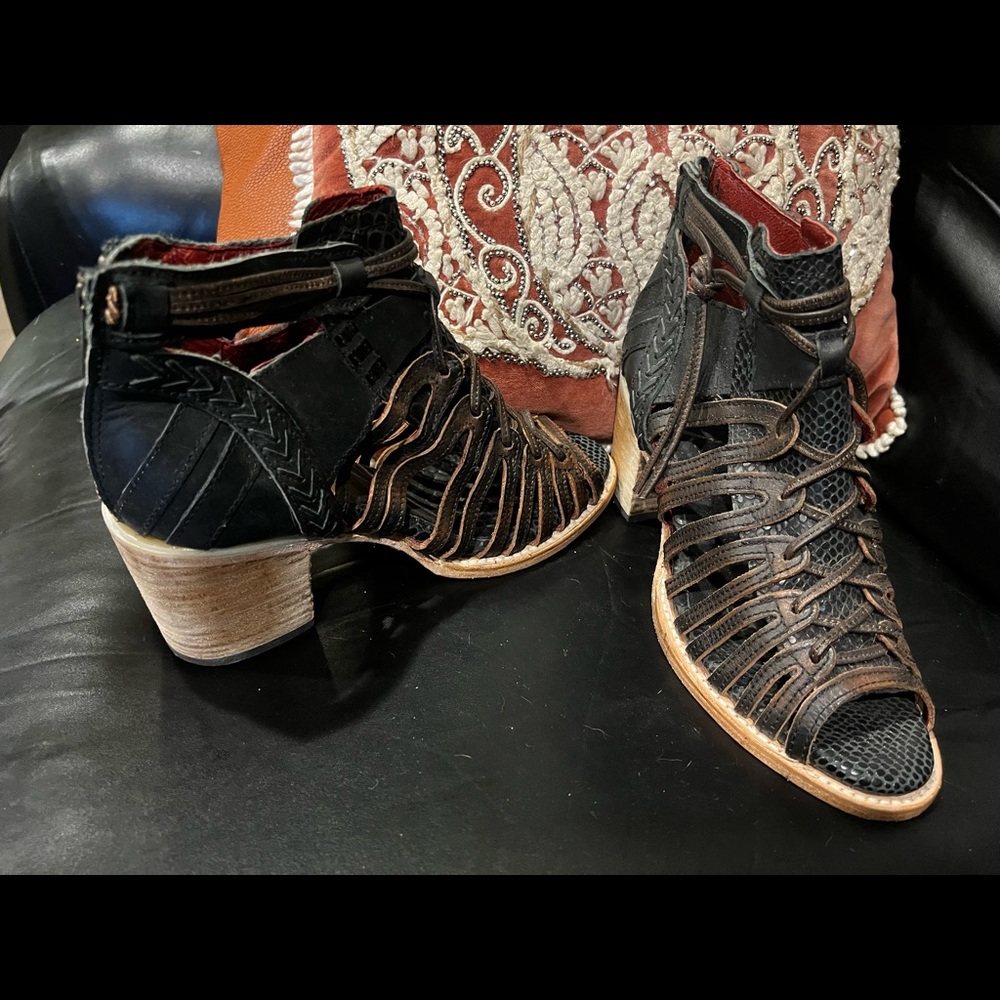 Free bird by Steven size 8